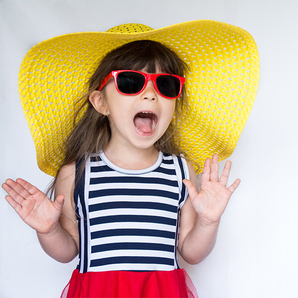 7 причини защо децата трябва да носят слънчеви очила