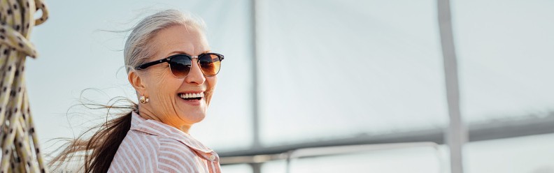 Какво представляват слънчевите очила с диоптър и как да ги поръчате онлаин