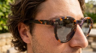 Izipizi Sun #M Tortoise Генерирано изображение