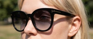 Tom Ford Moira FT1109 01B 53 Генерирано изображение